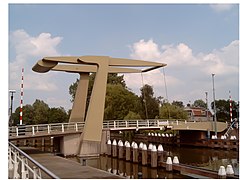 Rijnhuizerbrug over het Merwedekanaal, hier lag vroeger een houten brug met die naam