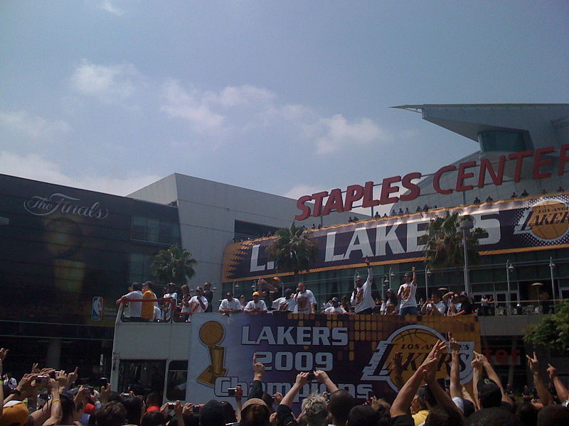 File:2009 Lakers Parade.jpg