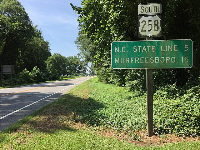 View south along US 258 at SR 189 in Southampton County, Virginia