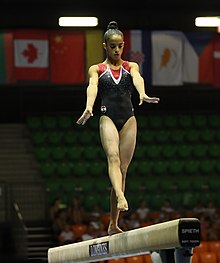 Description de l'image 2019-06-26 1st FIG Artistic Gymnastics JWCH Women's Podium Training Balance beam (Martin Rulsch) 003.jpg.