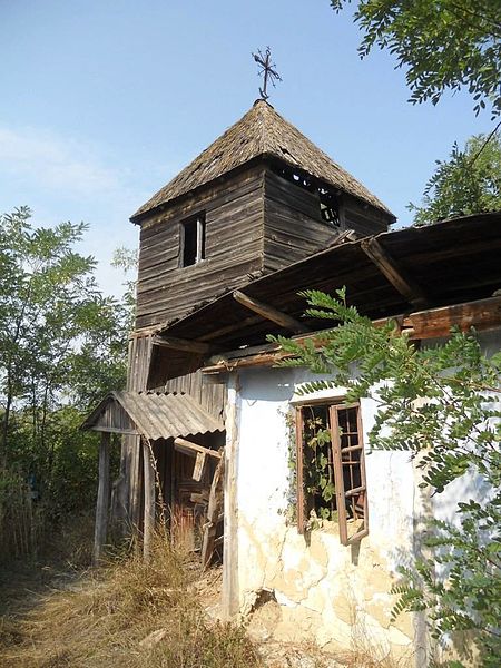 File:AIRM - Wooden church in Cotul Morii - sep 2015 - 25.jpg