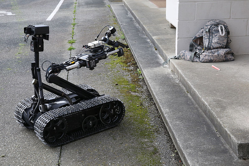 File:A U.S. Navy Mark II Talon explosive ordnance disposal (EOD) robot inspects a simulated suspicious package during an anti-terrorism and force protection drill at Naval Air Station Whidbey Island, Wash., March 18 140318-N-DC740-021.jpg