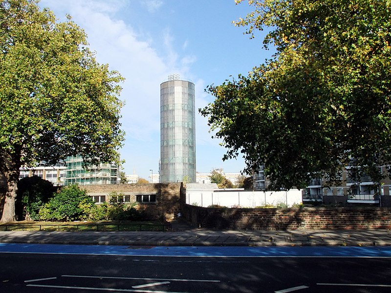 File:Accumulator Tower at Churchill Gardens Estate, Pimlico - geograph.org.uk - 2668803.jpg