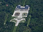 Aerial image of the New Palace Herrenchiemsee.jpg