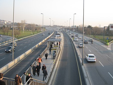 Altunizade metrobus