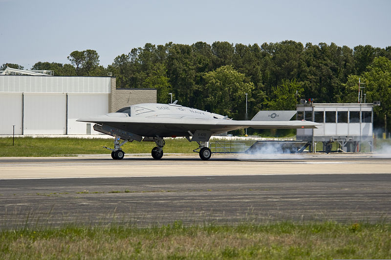 File:An X-47B unmanned combat air system lands at Naval Air Station Patuxent River, Md., May 14, 2013, after completing the first launch of an unmanned aerial vehicle from an aircraft carrier 130514-N-JQ696-533.jpg