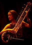 Anoushka Shankar with Sitar.jpg