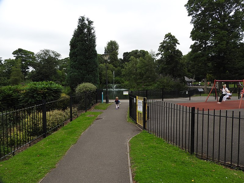 File:Arnot Hill Park 5745.JPG