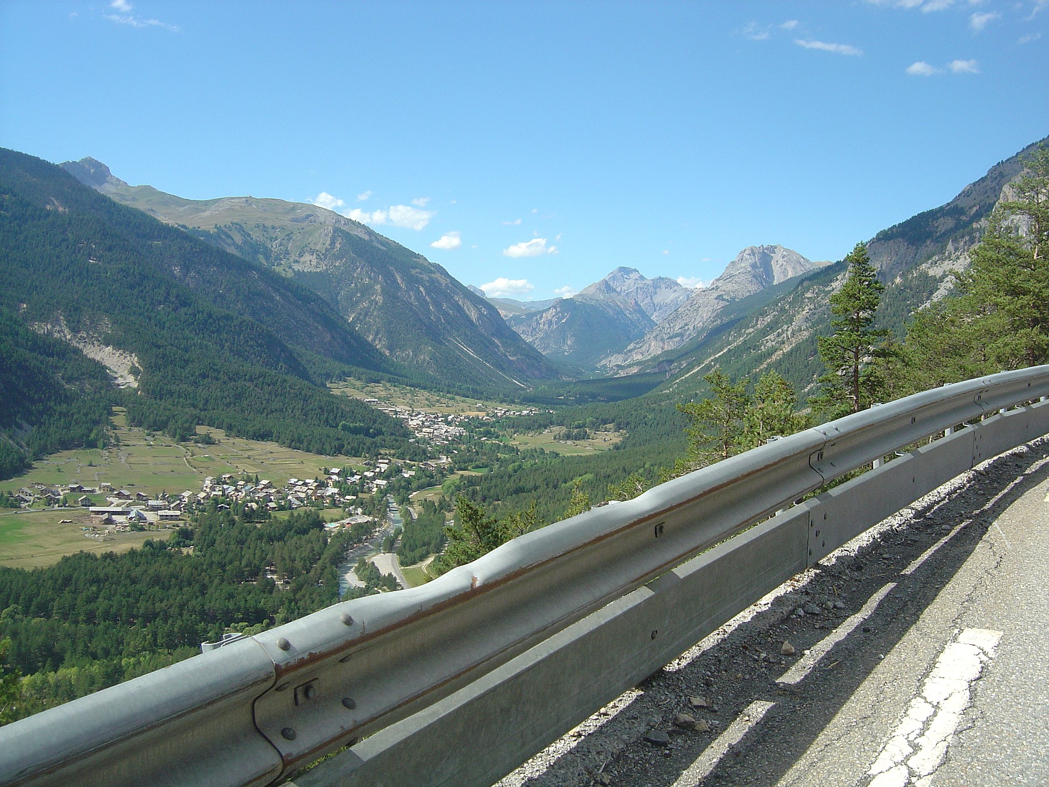As Cy col de Montgenèvre 05- panorama vallée de la Clarée et bois de l'Infernet