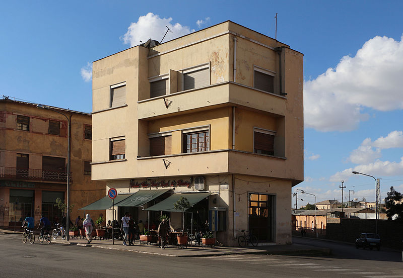 File:Asmara, edifici razionalisti su 176-17 street 06.JPG