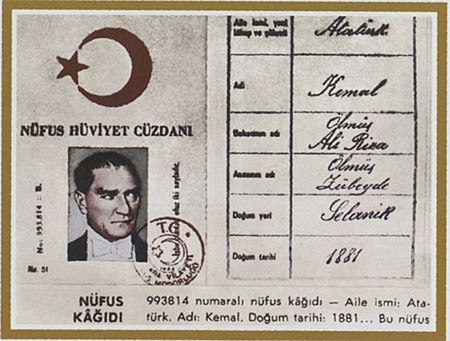 ไฟล์:Atatürk'ün_993_814_seri_numaralı_nüfus_cüzdanı.jpg