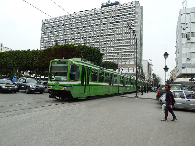 File:Avenue Habib Bourguiba de Tunis (5640727111).jpg