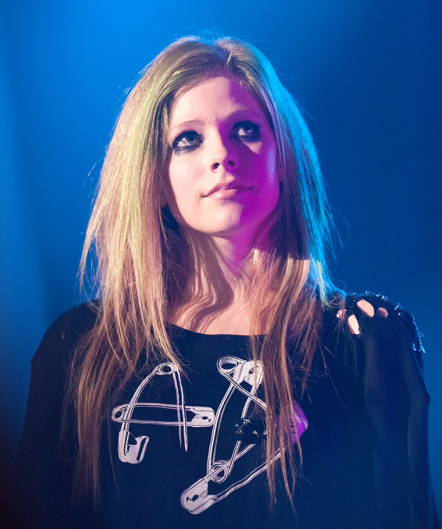 Avril Lavigne Shanghai 2011 cropped.jpg