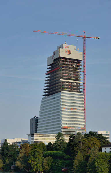 File:Basel - Roche Tower - Baufortschritt August 2014-4.jpg