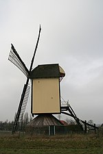 Батенбург - Standerdmolen vanaf dijk.jpg