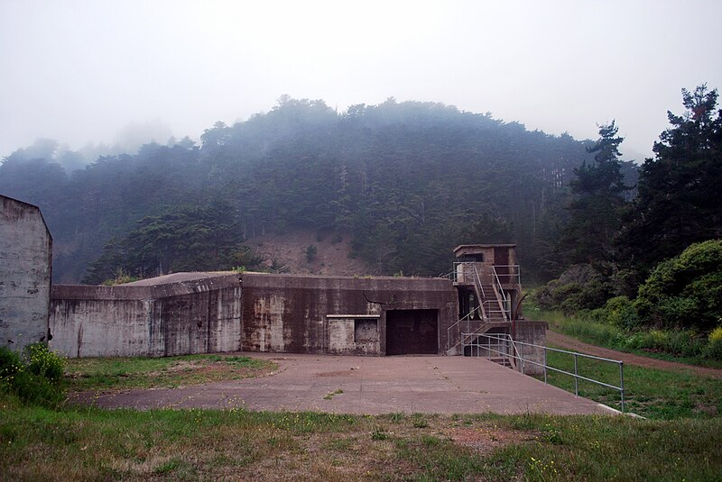 File:Battery Kirby in coastal fog.jpg