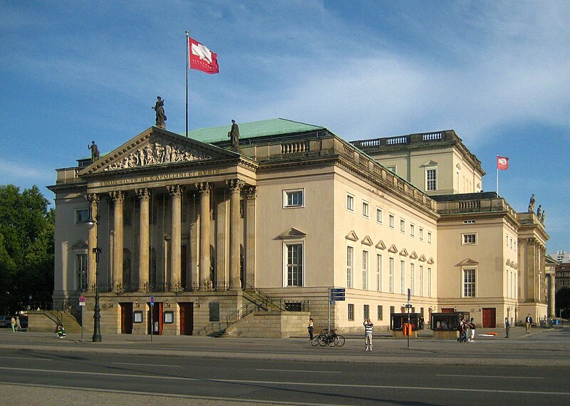 File:Berlin, Mitte, Unter den Linden, Staatsoper 02.jpg