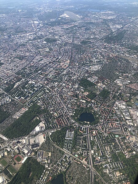 File:Berlin aus dem Flugzeug fotografiert 03.jpg