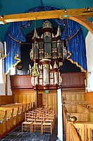 Interieur met orgel