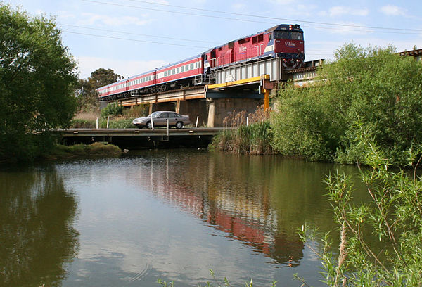 V/Line train crossing the Breakwater Bridge, 2006