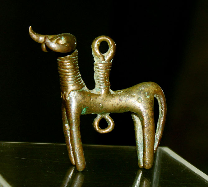 File:Bronze deer figure from Mingachevir.JPG