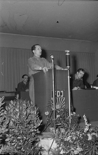 Honecker, founder of FDJ, 1946