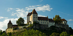 Château de Burgdorf dans la lumière du soir.jpg