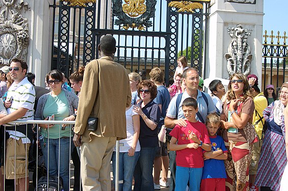 obstructed view at Buckingham Palace, changing of the Guard