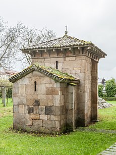 Capela de San Miguel. Mosteiro de San Salvador de Celanova 2.jpg