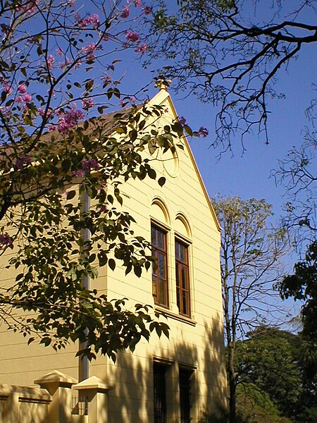 File:Casa da Cultura em Araras na Praça Barão de Araras.JPG