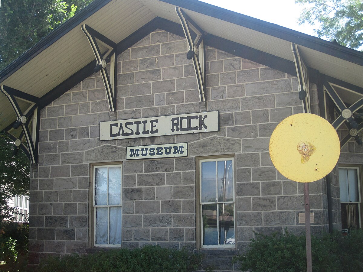 Кастл рок. Castle Rock, Colorado. Rock Museum. Фестивальный парк в Касл-рок Колорадо. Castlerock