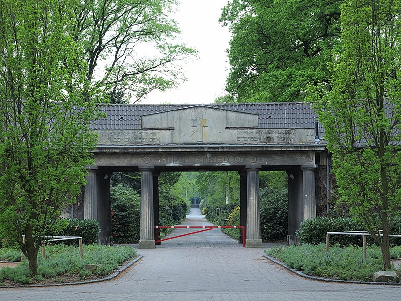 File:Castrop-Rauxel entrance of Waldfriedhof.jpg