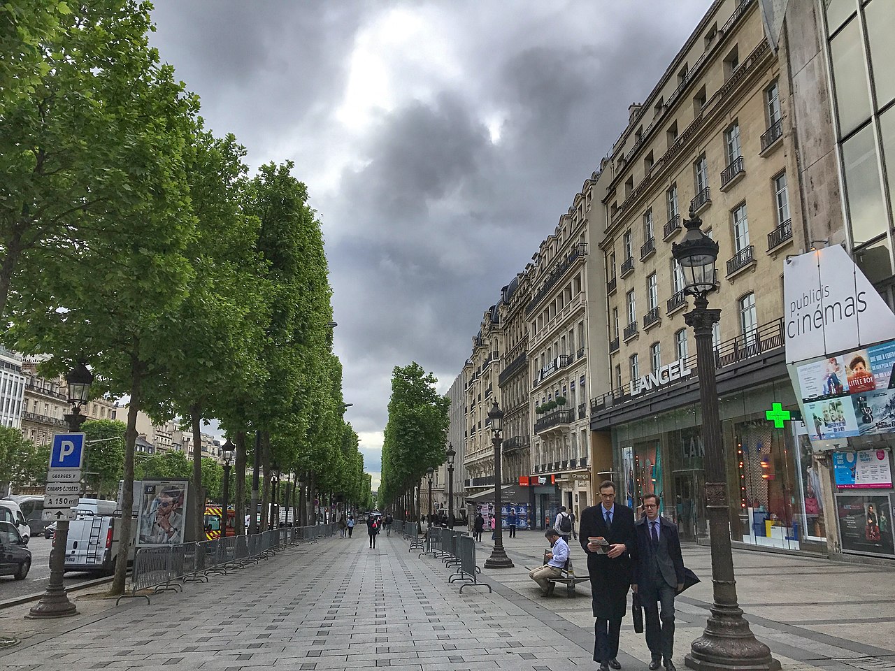 Прогулка VIII округом Парижа. 