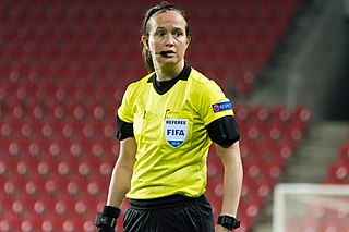 <span class="mw-page-title-main">Cheryl Foster</span> Welsh footballer and referee