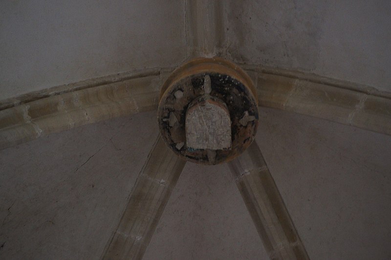 File:Clef de voûte Église Saint-Pierre de Vesly ERNOUF Guillaume (5).JPG