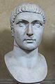 Photographie d'un buste de l'empereur romain Constantin.