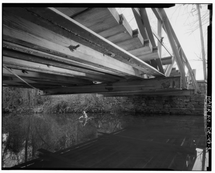 File:DETAIL OF STRINGERS AND DECK FROM BELOW - State Bridge No. 424, Wiggins Mill Road (Road 446) spanning Wiggins Mill Pond Outlet, Townsend, New Castle County, DE HAER DEL,2-TOWSE,2-8.tif