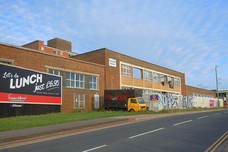 File:Demolition of Flexer Sacks building, A259 Wellington Road, Portslade (November 2015).JPG