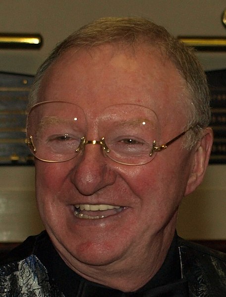 File:Dennis Taylor and his glasses (cropped).jpg