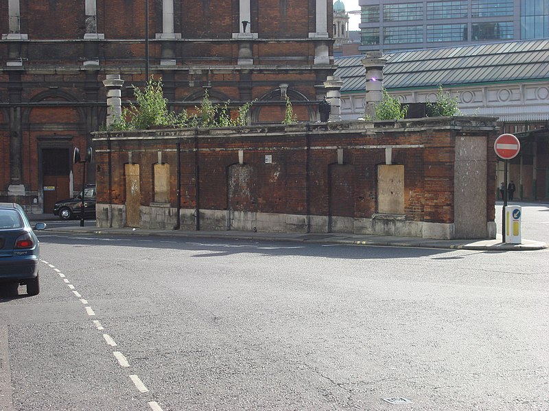 File:Derelict toilet block Smithfield Street 2.jpg