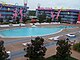 Piscina de los años 50 de Disney Resort.jpg