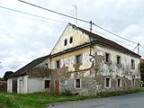 Čeština: Dům čp. 34 ve vsi Drážkov v okresu Příbram, Středočeský kraj. English: House No 34 in the village of Drážkov, Příbram District, Central Bohemian Region, Czech Republic.