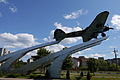 Iljušin Il-2 lentokoneen muistomerkki.