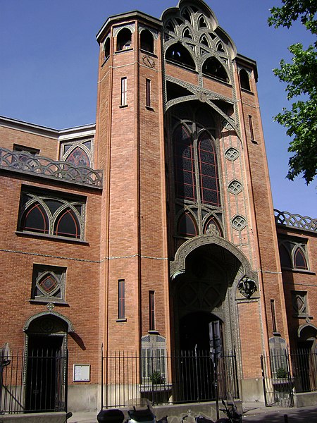 File:Eglise St. Jean de Monmatre, Paris France - panoramio.jpg