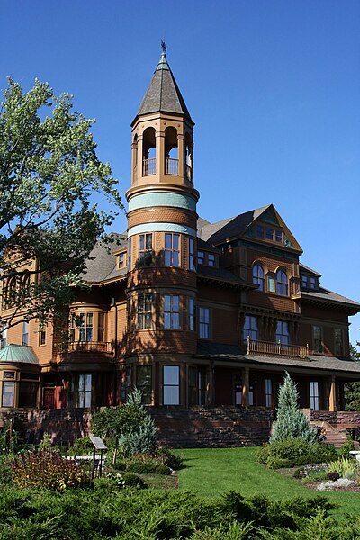 File:Fairlawn Mansion.jpg