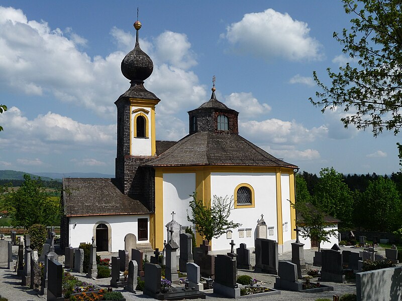 File:Friedhofskirche Wegscheid.JPG