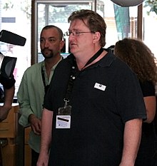 Valve president Gabe Newell in 2007 Gabe newell doug lombardi.jpg