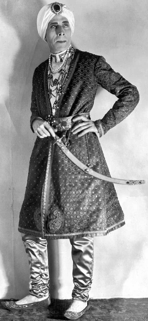 Arliss in sultan costume