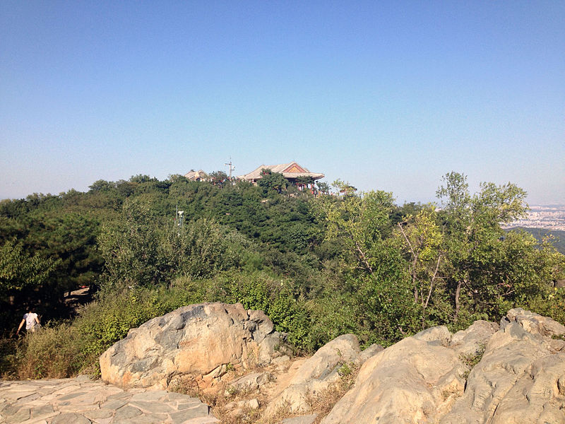 File:Gfp-beijing-pavillion-at-the-top-of-the-hill.jpg