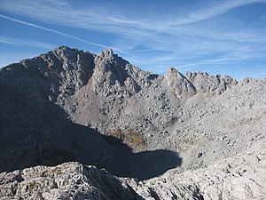 Grießkogel from the northeast, to the right of it the Ledererköpfe, in the foreground hides the Steinige Grube